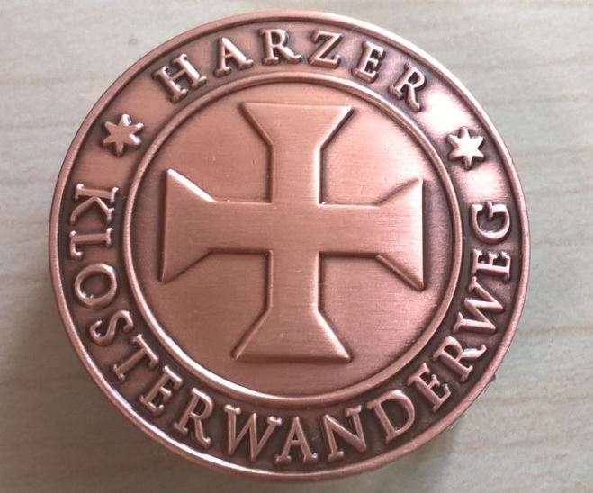 Bronzefarvet Harz Monastery Trail-medalje med kors-symbol